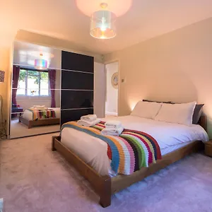 Apartment Luxurious Quirky Flat In Greenwich O2 Arena With Free Parking, London
